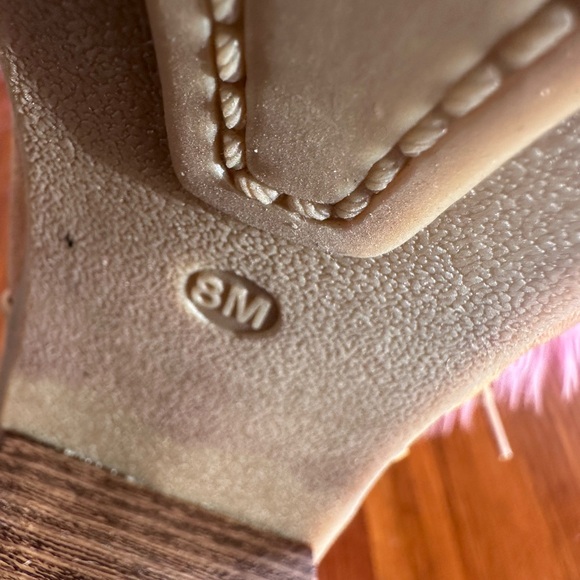 Guess camel color ankle combat boots. 🥾 - Picture 6 of 6